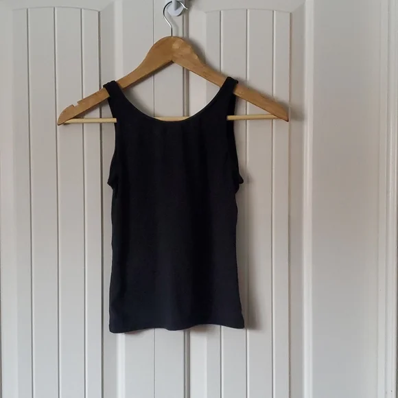 Black tank - Picture 2 of 2